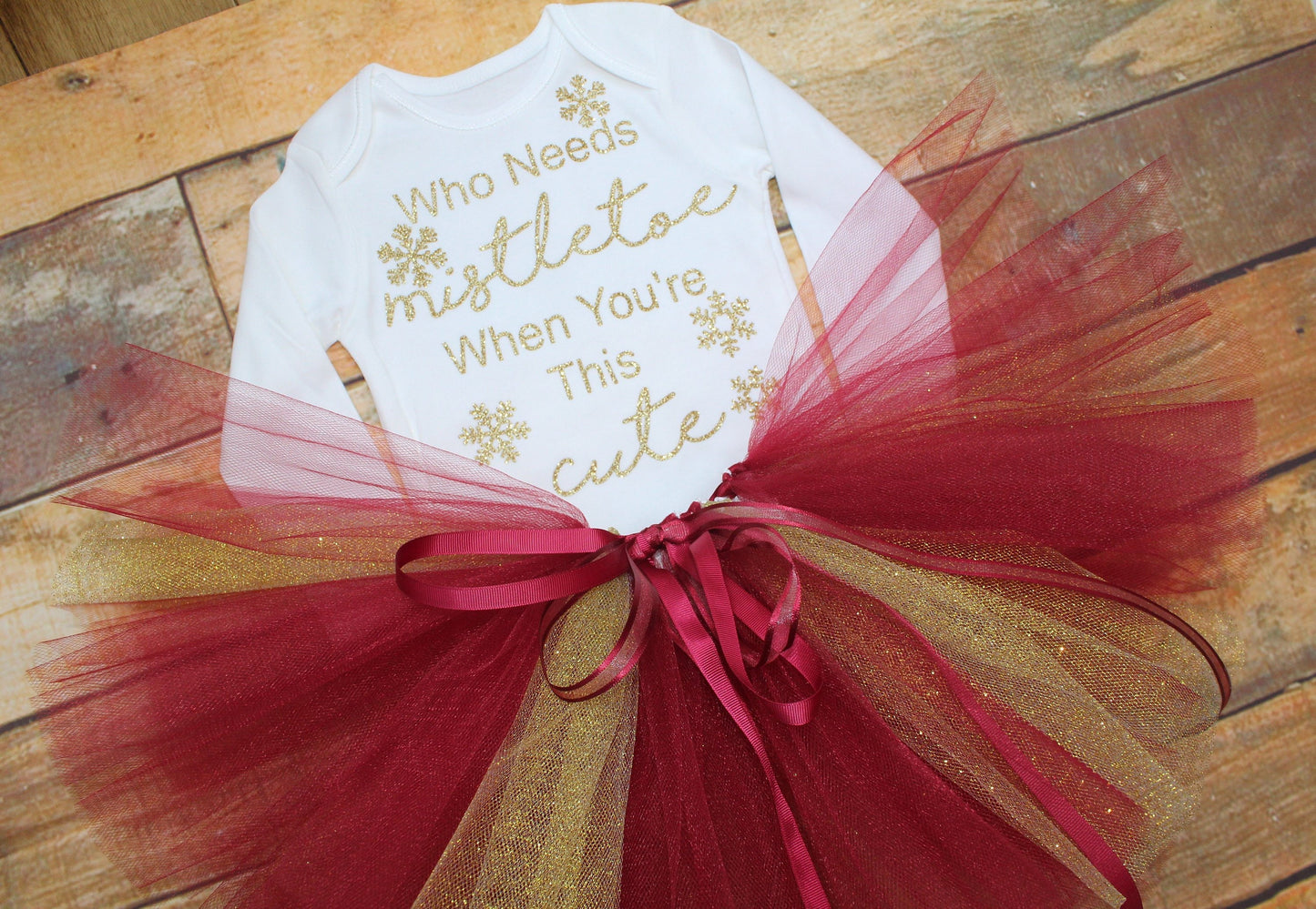 Mistletoe Christmas Outfit in Gold and Deep Red