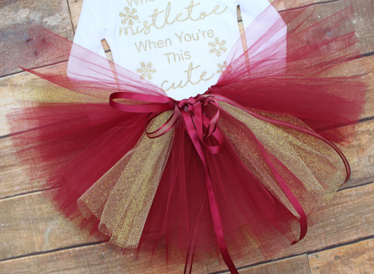 Mistletoe Christmas Outfit in Gold and Deep Red