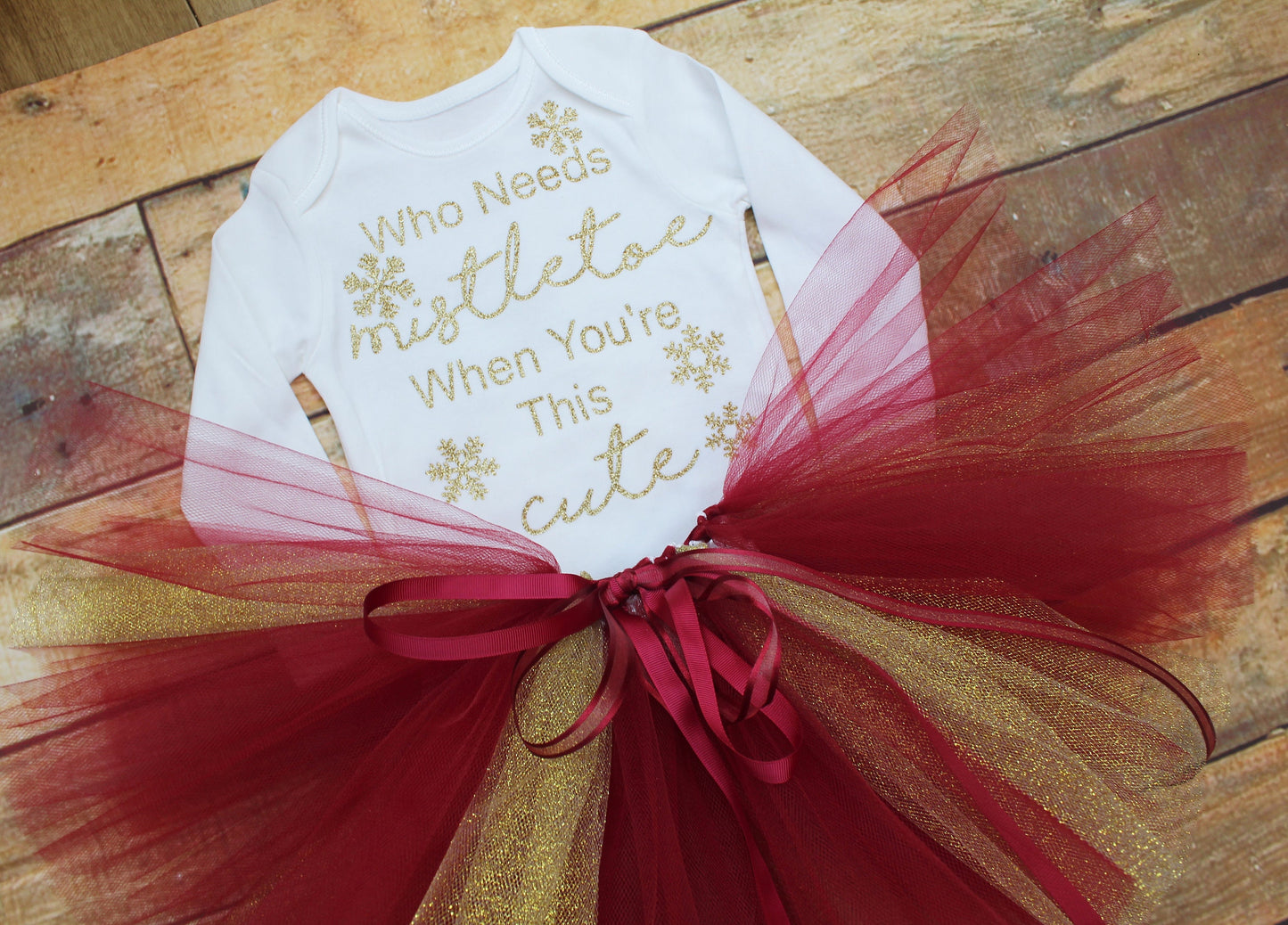 Mistletoe Christmas Outfit in Gold and Deep Red